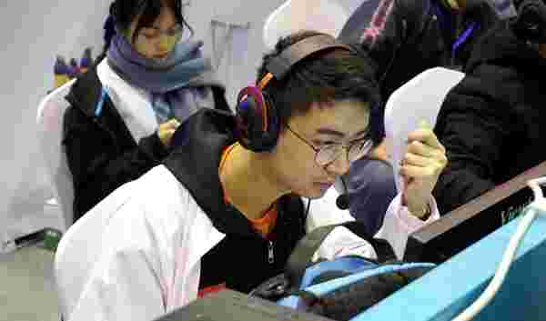 当珊蒂走出 当珊蒂走出